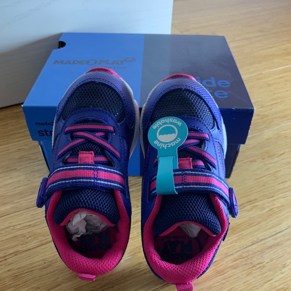 STRIDE RITE CHILDREN SNEAKERS